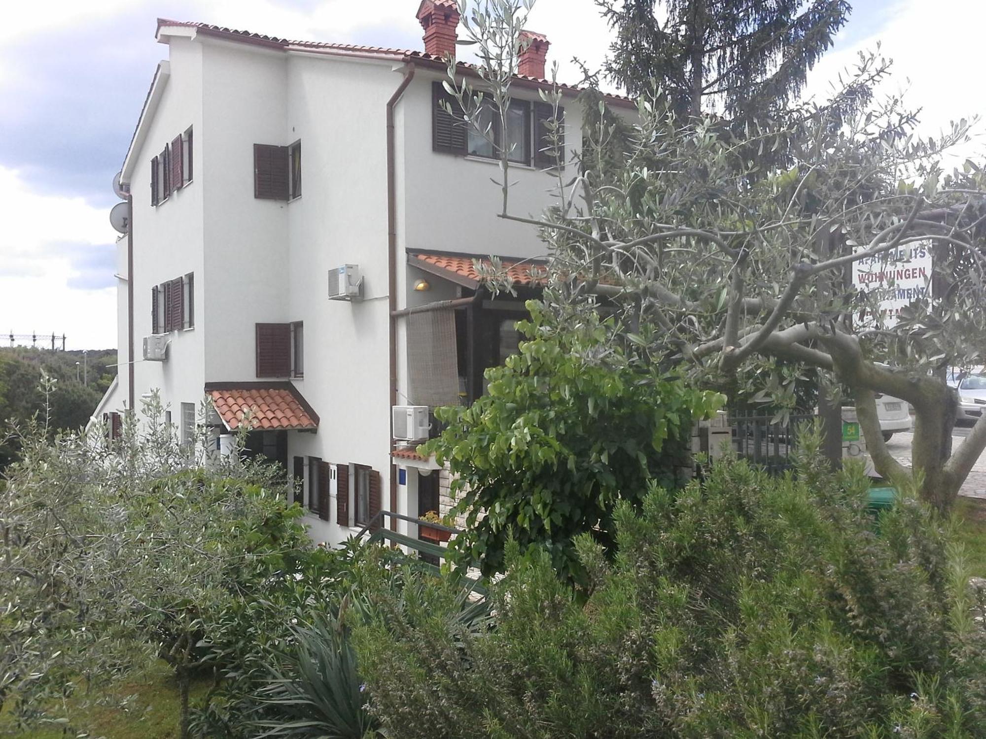 Liliana Apartment *